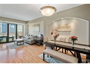 500 E Grant St in Minneapolis, MN - Building Photo - Building Photo