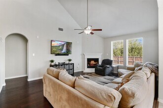 3134 Grand Bay Dr in Garland, TX - Building Photo - Building Photo