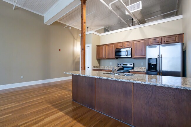 Sterchi & Kessler Lofts in Macon, GA - Foto de edificio - Interior Photo