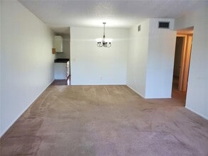 2427 Rhodesian Dr in Clearwater, FL - Building Photo - Building Photo