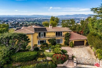 3595 Wonder View Dr in Los Angeles, CA - Building Photo - Building Photo