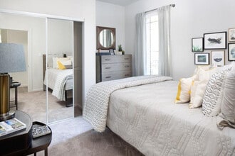 Canyon Park in Tallahassee, FL - Building Photo - Building Photo