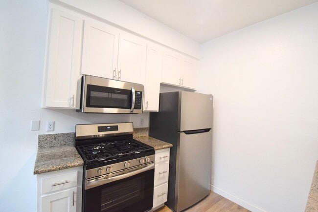 11107 La Maida St in Los Angeles, CA - Building Photo - Building Photo