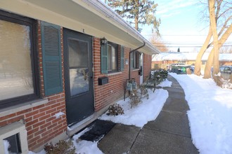 Six Evanston 1BR Townhouses in Evanston, IL - Building Photo - Building Photo