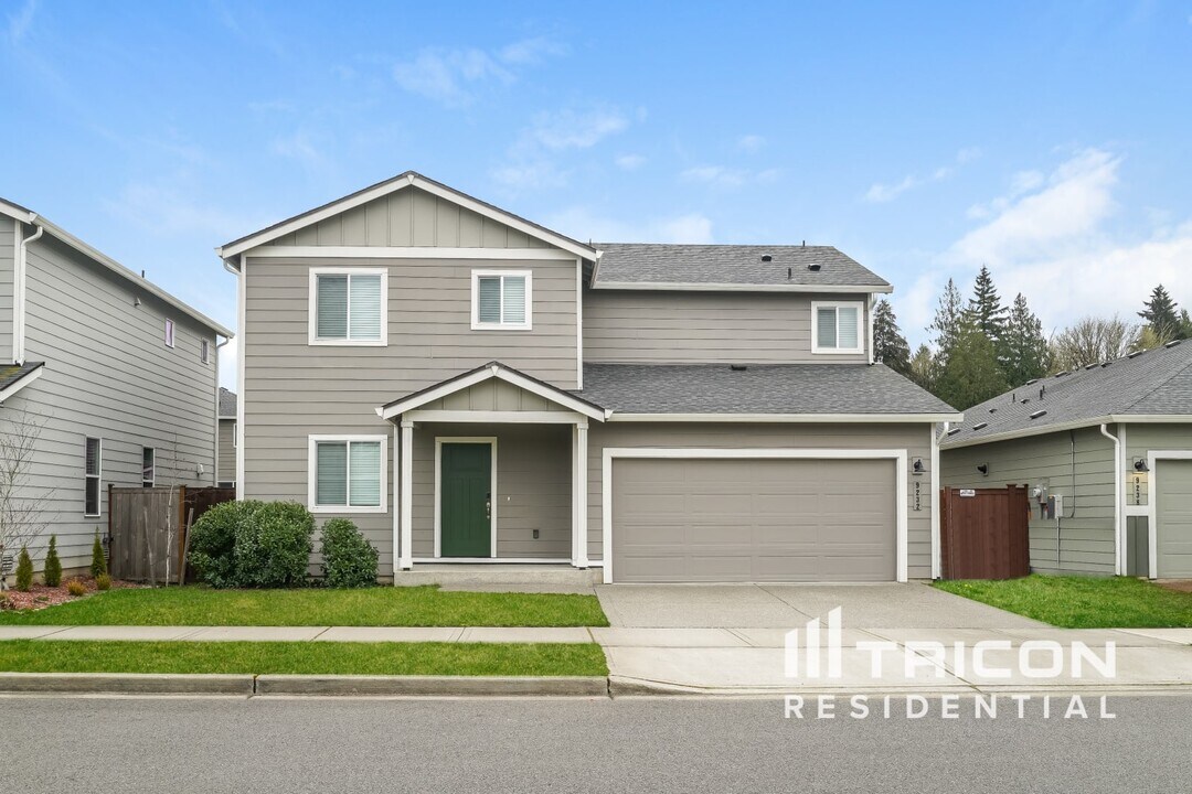 9232 Fairybell St SE in Tumwater, WA - Building Photo