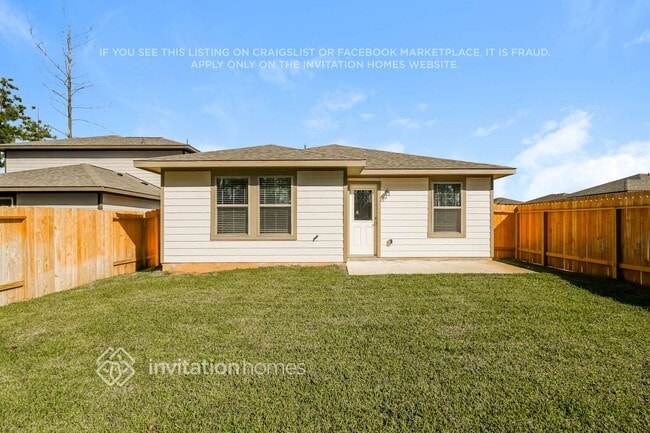 5708 Daphne Dr in Montgomery, TX - Foto de edificio - Building Photo