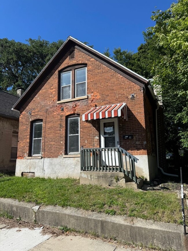 property at 1402 3rd St