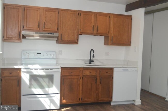 property at 267 Longford Ct