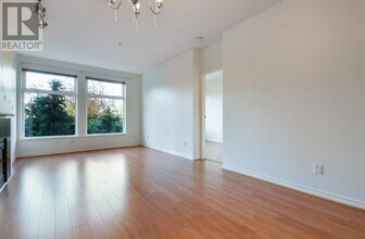 6888-6888 Southpoint Dr in Burnaby, BC - Building Photo - Building Photo