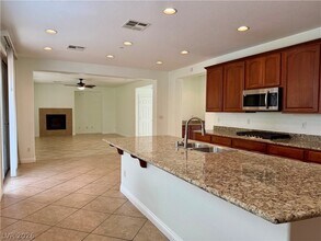 7873 Sleeping Lily Dr in Las Vegas, NV - Building Photo - Building Photo