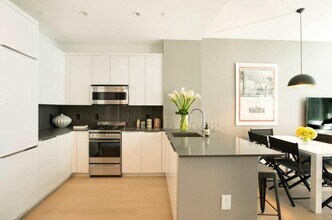 222 Pearl St in New York, NY - Building Photo - Building Photo