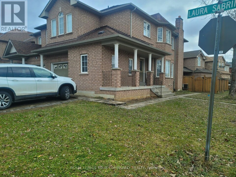 25 Laura Sabrina Dr in Vaughan, ON - Building Photo