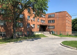 2 Dorado Ct in Toronto, ON - Building Photo - Building Photo