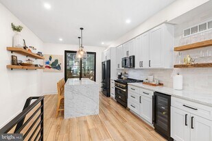 2231 Earp St in Philadelphia, PA - Building Photo