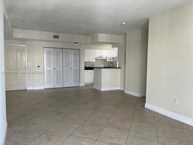 5085 NW 7th St, Unit 1215 in Miami, FL - Building Photo - Building Photo