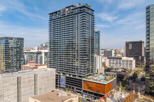 The Lindley in San Diego, CA - Building Photo