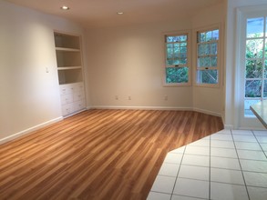 11573 Viking Ave in Northridge, CA - Building Photo - Building Photo