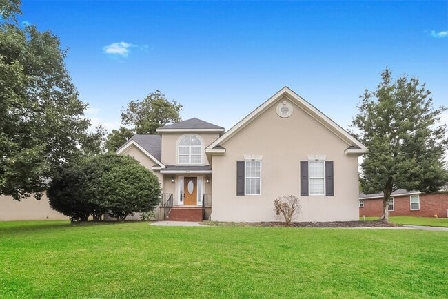 property at 818 Prairie Ln