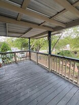 221 Avenue M in Huntsville, TX - Building Photo