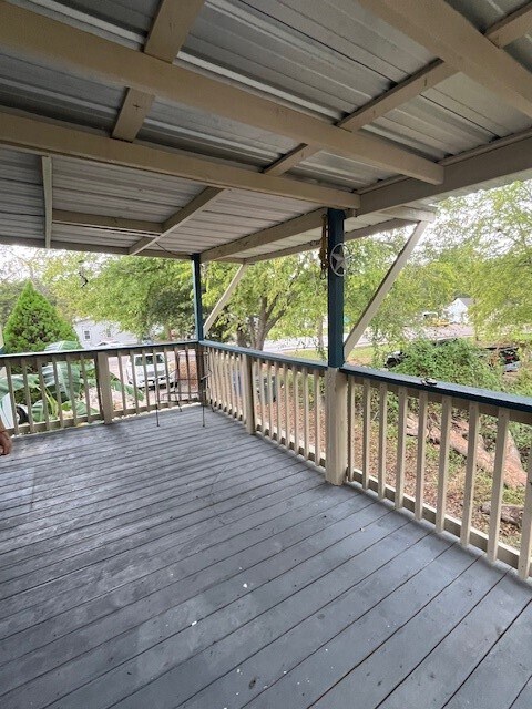 221 Avenue M in Huntsville, TX - Building Photo