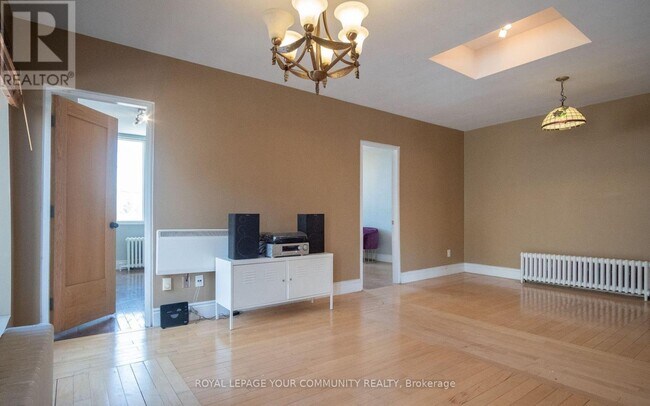 2396-2396 Dufferin St in Toronto, ON - Building Photo - Building Photo