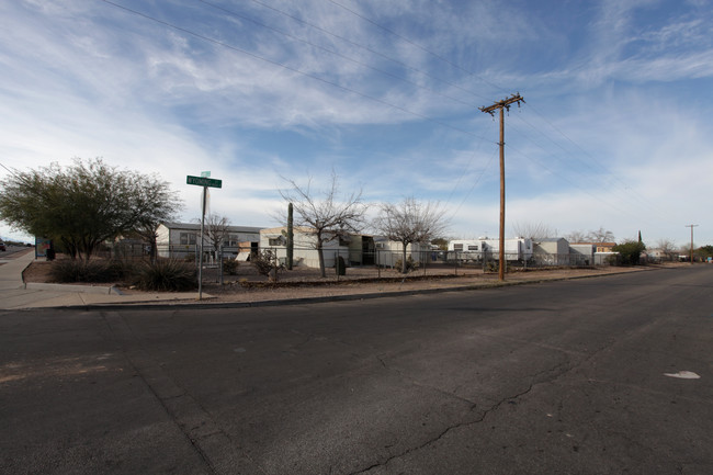 Desert Classic in Tucson, AZ - Building Photo - Building Photo