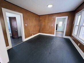 3973 E 123rd St in Cleveland, OH - Foto de edificio - Building Photo