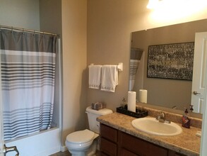 Village at Gantz Meadows 7131 in Grove City, OH - Foto de edificio - Building Photo