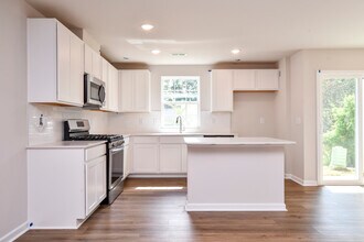 717 McKissick Dr in Reidville, SC - Building Photo - Building Photo