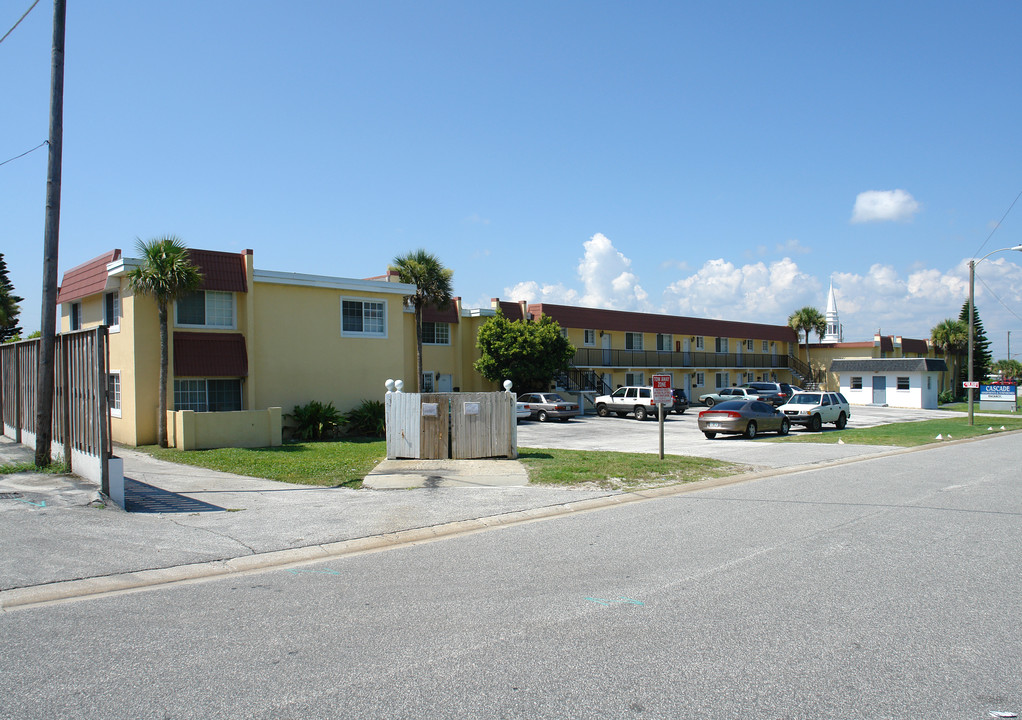 Cascade Apartments & Townhomes in Daytona Beach, FL - Foto de edificio