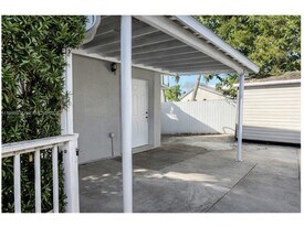 19733 SW 122nd Pl in Miami, FL - Building Photo