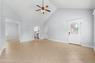 128 Bottle Brush Ln in Carencro, LA - Building Photo - Building Photo