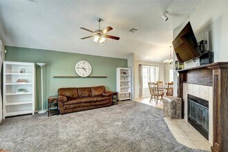 2404 Deer Chase Dr in Norman, OK - Building Photo - Building Photo