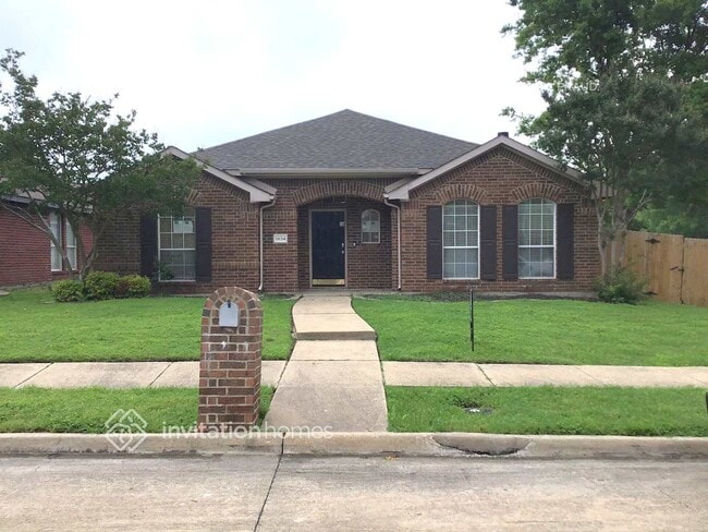 property at 1434 Vanderbilt Ln