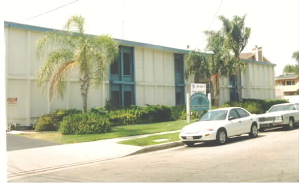 Emerald Villas in Torrance, CA - Building Photo