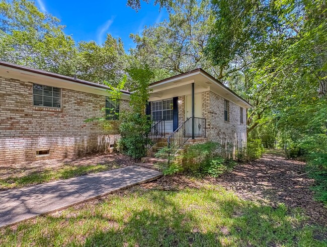 property at 1726 Hartsfield Rd