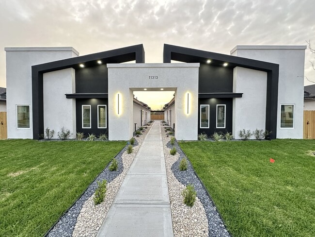 11313 N 25th St, Unit 1