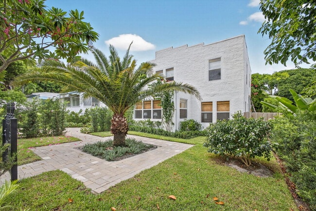 property at 825 34th St