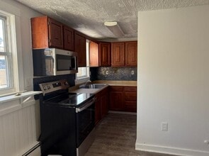 13 Union St, Unit 2 in Haverhill, MA - Building Photo - Building Photo