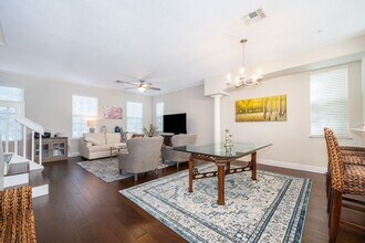1655 Lakemont Ave in Orlando, FL - Building Photo - Building Photo