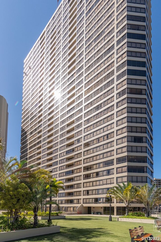 2499 Kapiolani Blvd in Honolulu, HI - Building Photo - Building Photo