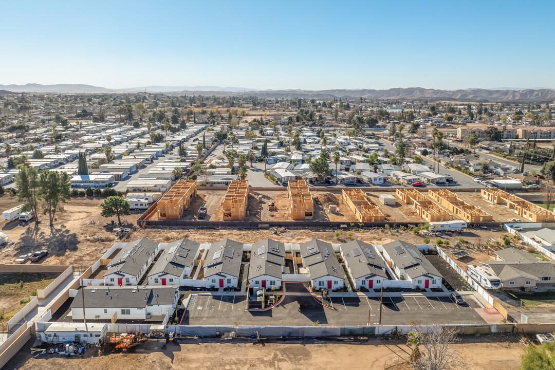 13537 5th St in Yucaipa, CA - Building Photo