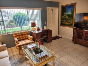 3120 Cynthia Ln in Lake Worth Beach, FL - Building Photo - Building Photo