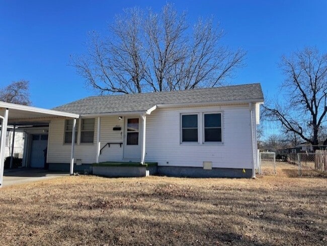 property at 820 G St NW