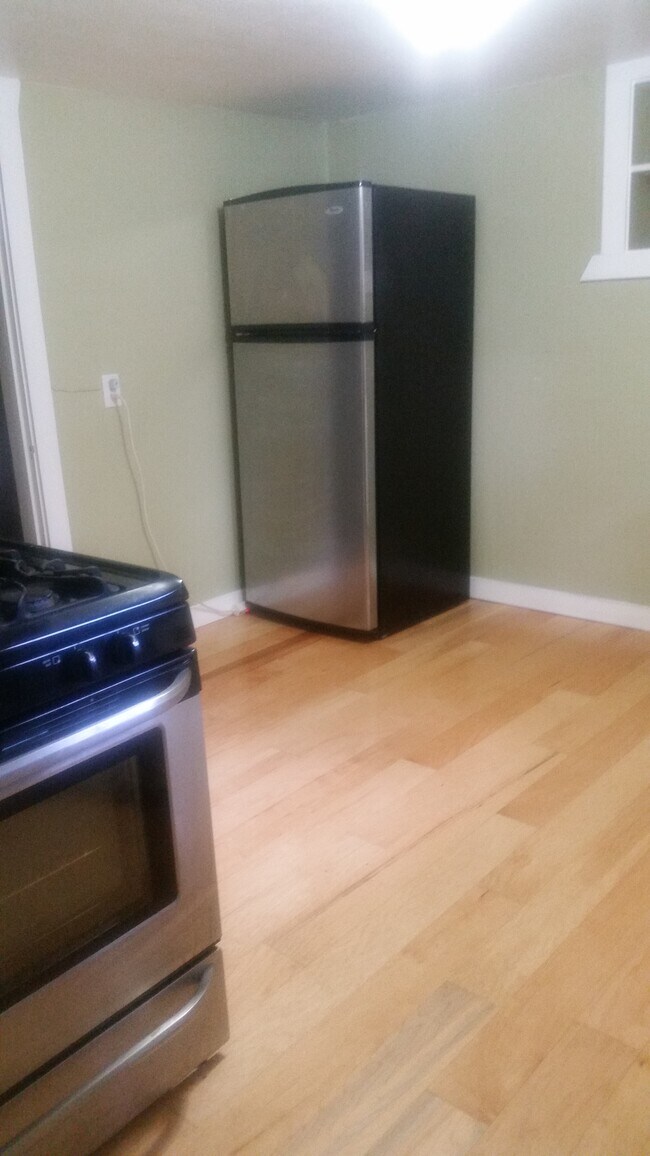 1212 17th St, Unit B  Basement Apartment in Greeley, CO - Foto de edificio - Building Photo