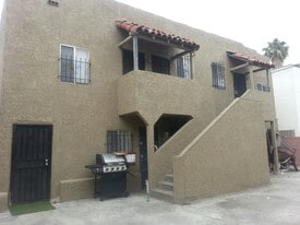 2039 Cedar Ave, Unit D