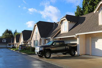 19969-19979 Santa Maria Ave in Castro Valley, CA - Foto de edificio - Building Photo