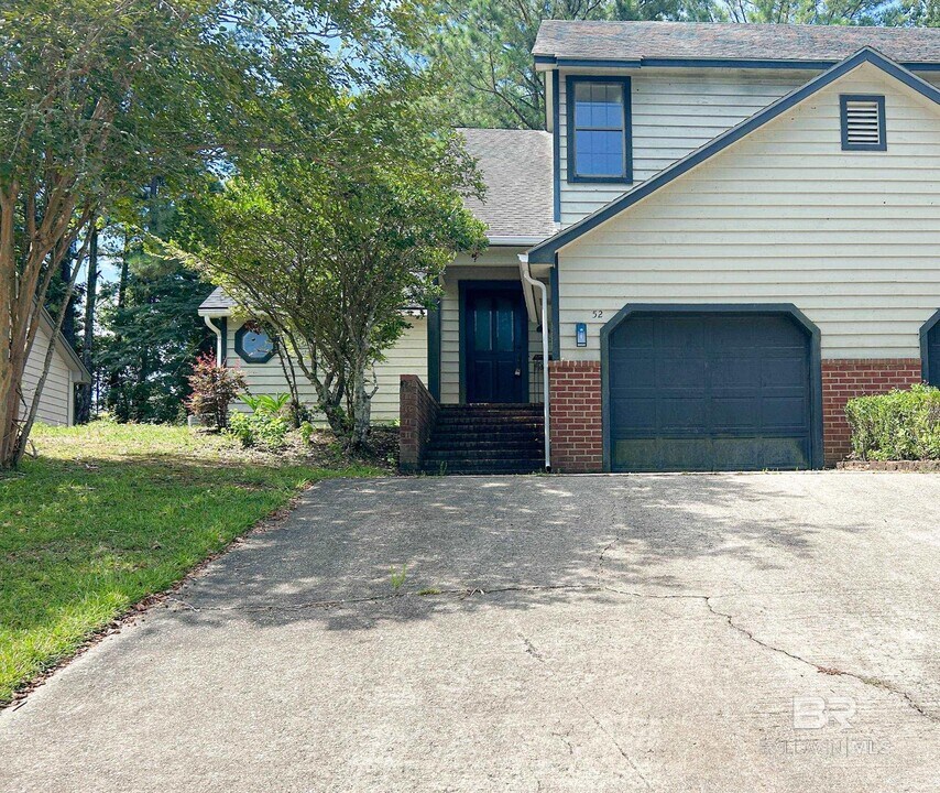 52 Lake Shore Dr in Daphne, AL - Building Photo