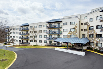 Forest Villa Condominiums in Countryside, IL - Building Photo - Primary Photo