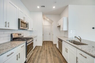 2414 Ash Ln in Sachse, TX - Building Photo - Building Photo